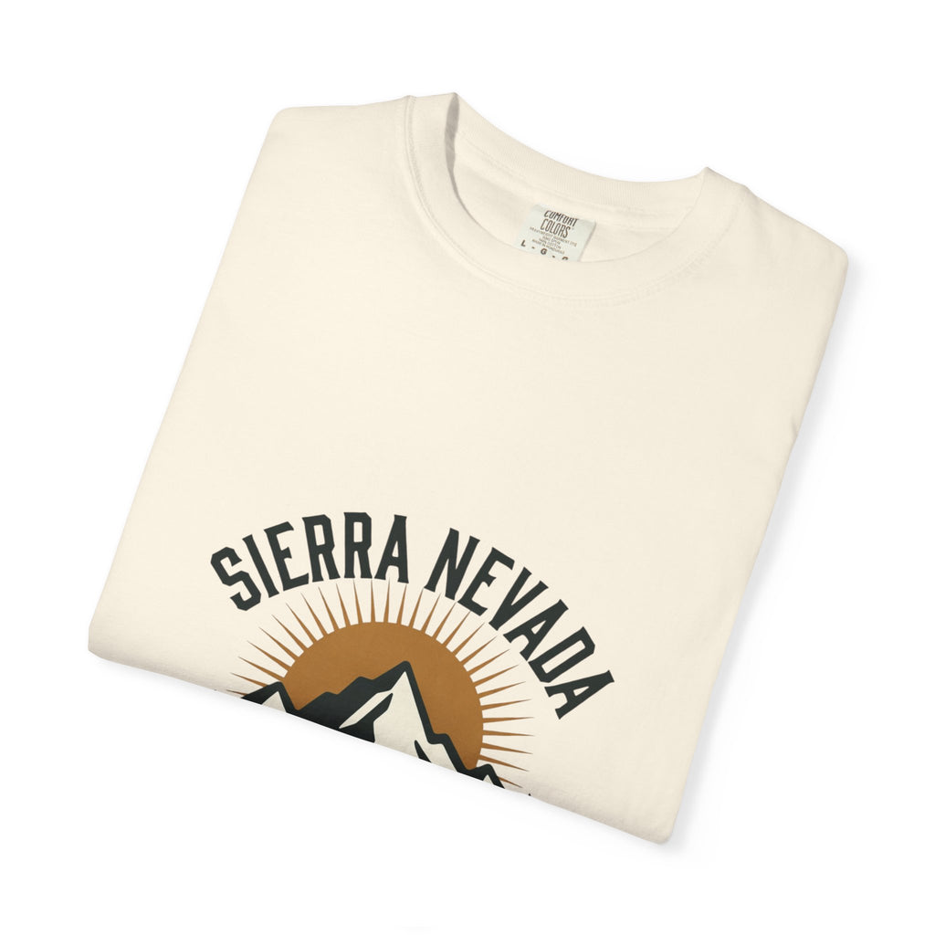 Sierra Nevada Camp Graphic T-Shirt — "Guardianes del Mundo" Outdoor Tee